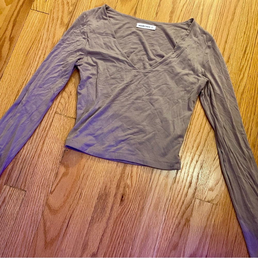 Women's Wasabi + Mint cropped Taupe Long Sleeve casual Top size small